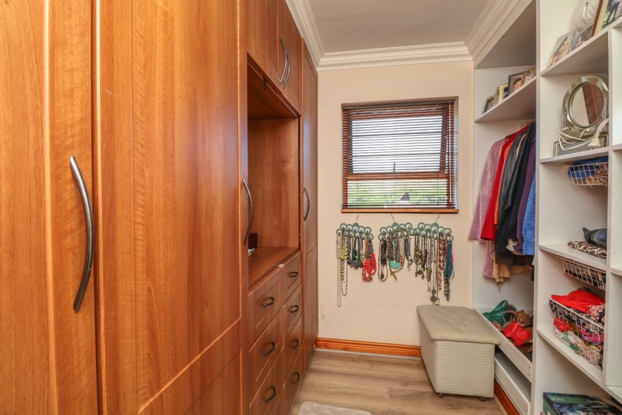 4 Bedroom Property for Sale in Groenvallei Western Cape
